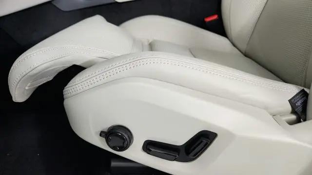 2026 Volvo XC90 Plug-In Hybrid Ultra, T8 AWD, Electric/Gasoline, Bright, 7 Seats