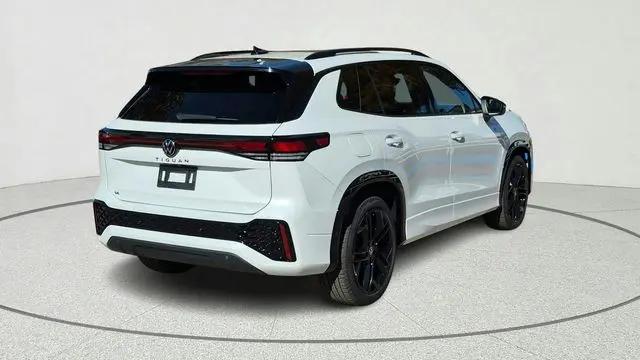 2026 Volkswagen Tiguan SE R-Line Black