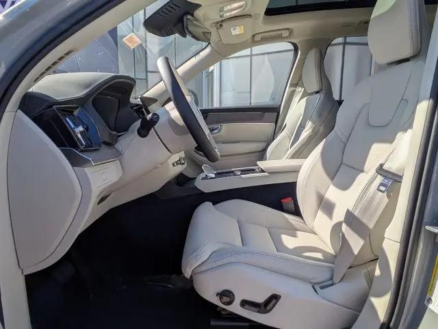 2026 Volvo XC90 Ultra, B6 AWD Gas (mild hybrid), Gasoline, Bright, 7 Seats