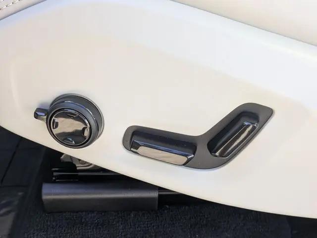 2026 Volvo XC90 Ultra, B6 AWD Gas (mild hybrid), Gasoline, Bright, 7 Seats