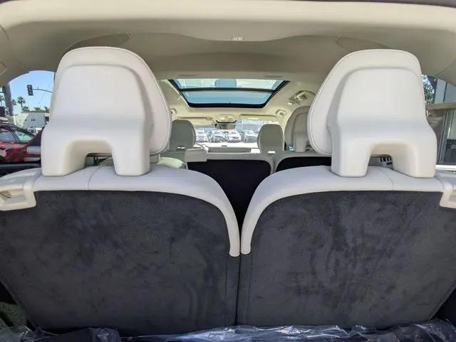 2026 Volvo XC90 Ultra, B6 AWD Gas (mild hybrid), Gasoline, Bright, 7 Seats