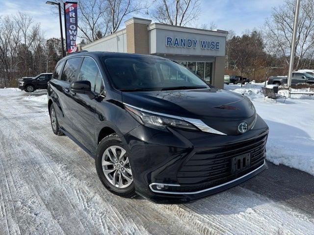 2024 Toyota Sienna XLE