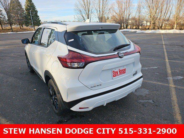 2024 Nissan Kicks SR Xtronic CVT