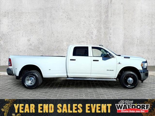 2019 RAM 3500 Tradesman Crew Cab 4x4 8 Box