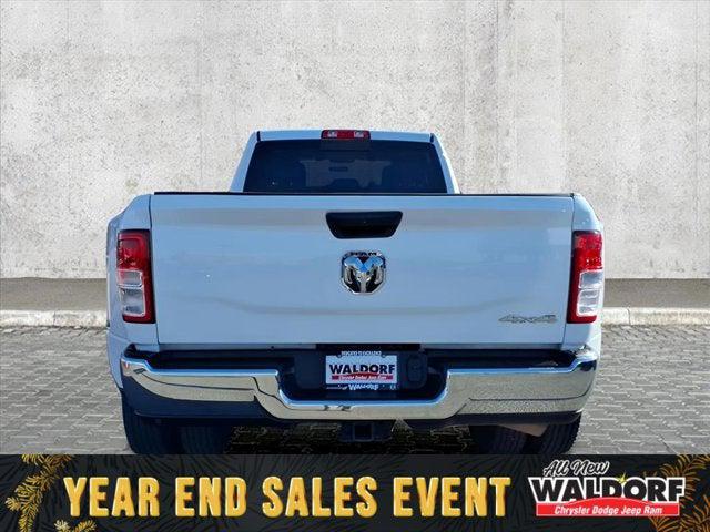 2019 RAM 3500 Tradesman Crew Cab 4x4 8 Box