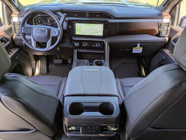 2025 GMC Sierra 2500HD 4WD Crew Cab Standard Bed Denali