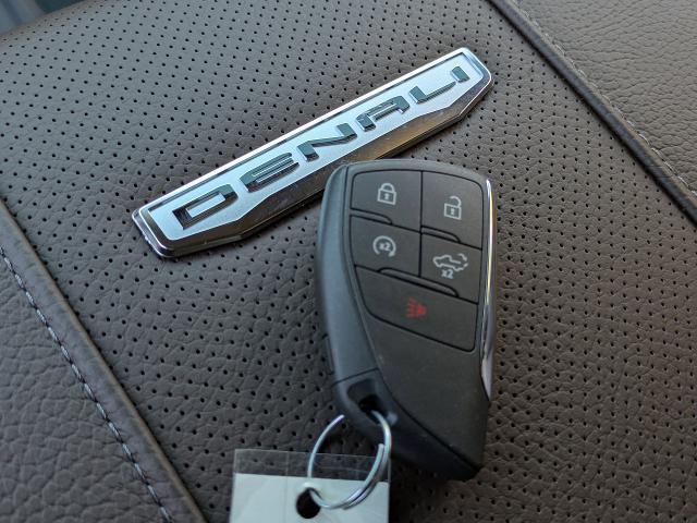 2025 GMC Sierra 2500HD 4WD Crew Cab Standard Bed Denali
