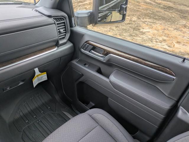 2025 GMC Sierra 2500HD 4WD Crew Cab Standard Bed SLE