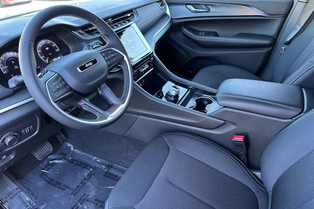 2025 Jeep Grand Cherokee Laredo X 4x2