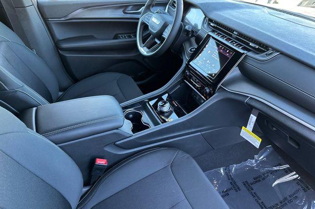 2025 Jeep Grand Cherokee Laredo X 4x2