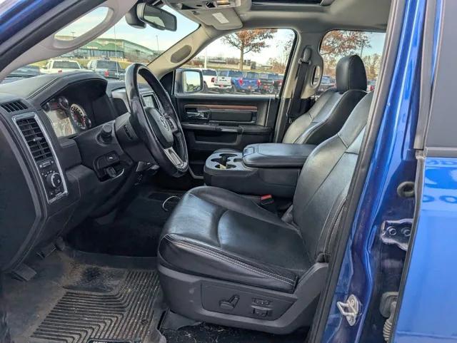 2017 RAM 1500 Laramie Crew Cab 4x4 57 Box 2017 RAM 1500 Laramie Crew Cab 4x4 57 Box