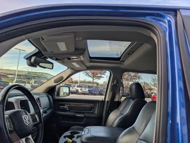 2017 RAM 1500 Laramie Crew Cab 4x4 57 Box 2017 RAM 1500 Laramie Crew Cab 4x4 57 Box