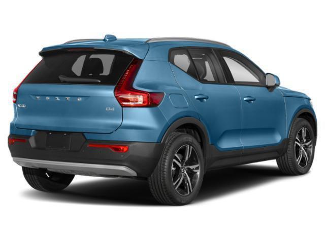 2023 Volvo XC40 B5 Ultimate Dark Theme