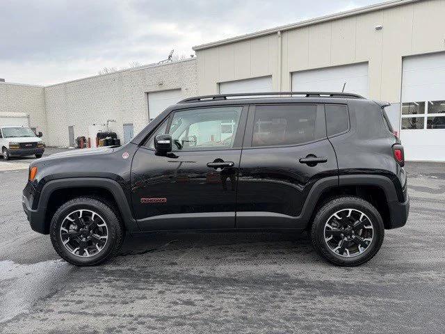 2023 Jeep Renegade Trailhawk 4x4 2023 Jeep Renegade Trailhawk 4x4