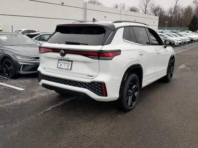 2026 Volkswagen Tiguan SE R-Line Black