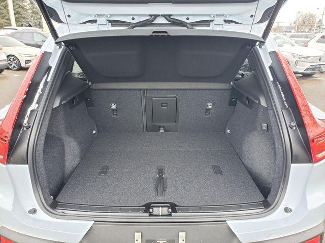 2026 Volvo XC40 B5 Plus