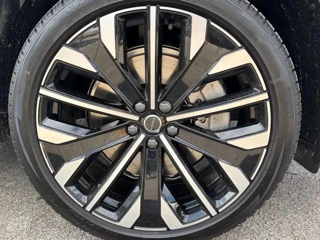 2026 Volvo XC60 Plug-In Hybrid Ultra, T8 AWD Electric/Gasoline, Dark