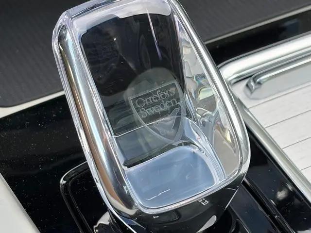 2026 Volvo XC60 Plug-In Hybrid Ultra, T8 AWD Electric/Gasoline, Dark