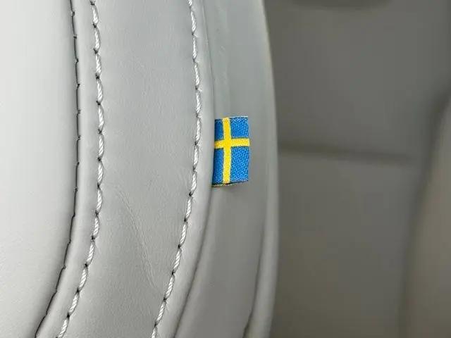 2026 Volvo XC60 Plug-In Hybrid Ultra, T8 AWD Electric/Gasoline, Dark