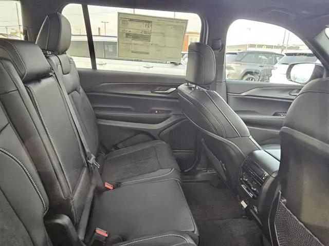 2025 Jeep Grand Cherokee L Altitude X 4x4