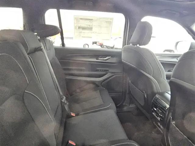 2025 Jeep Grand Cherokee L Laredo X 4x4