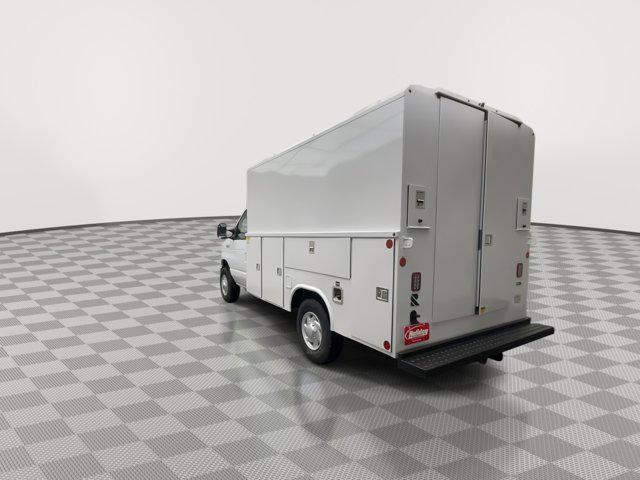 2026 Ford E-350 Cutaway Base