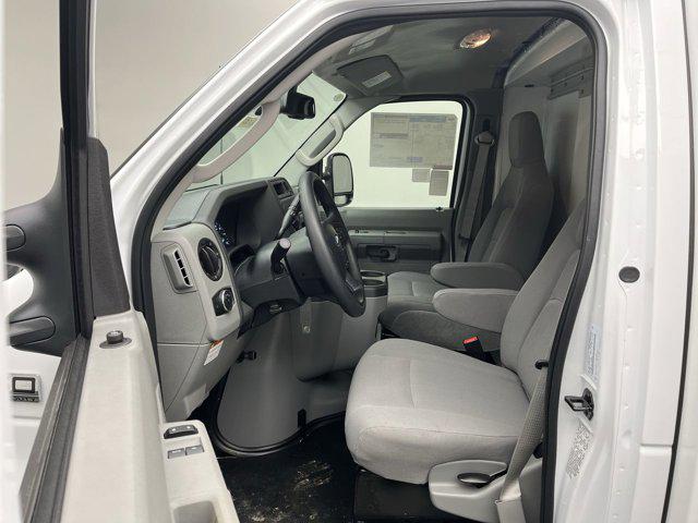 2026 Ford E-350 Cutaway Base