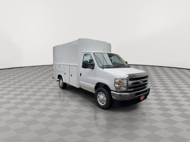 2026 Ford E-350 Cutaway Base