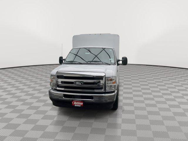 2026 Ford E-350 Cutaway Base