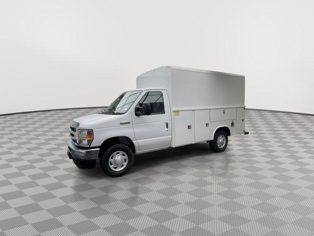 2026 Ford E-350 Cutaway Base