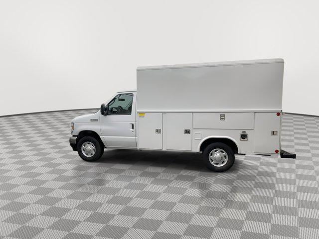 2026 Ford E-350 Cutaway Base