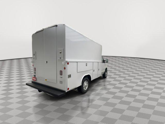 2026 Ford E-350 Cutaway Base