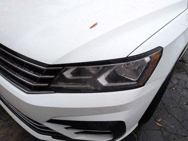 2018 Volkswagen Passat 2.0T R-Line 2018 Volkswagen Passat 2.0T R-Line