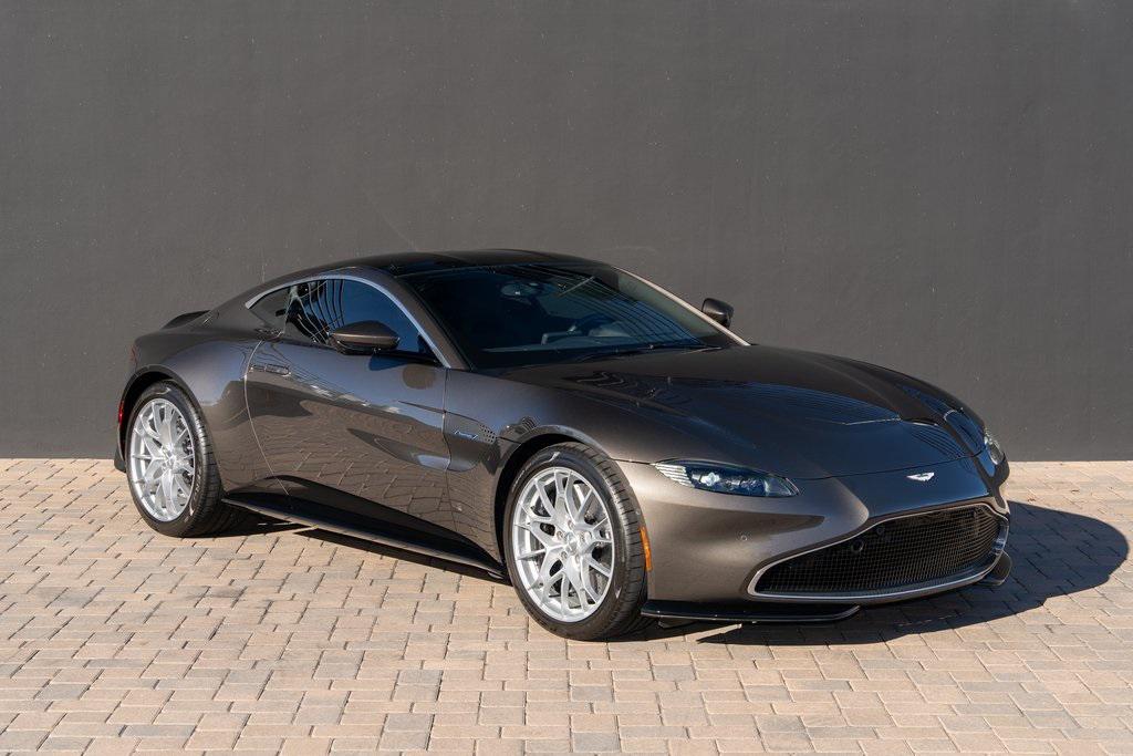 /2022 Aston-Martin Vantage