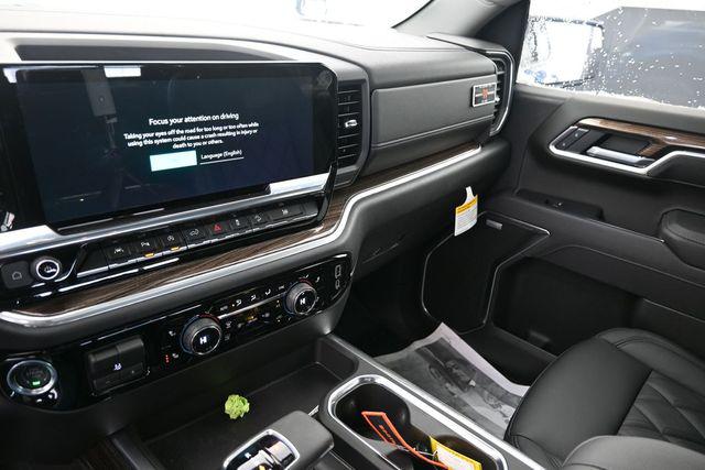 2026 Chevrolet Silverado 1500 4WD Crew Cab Short Bed RST