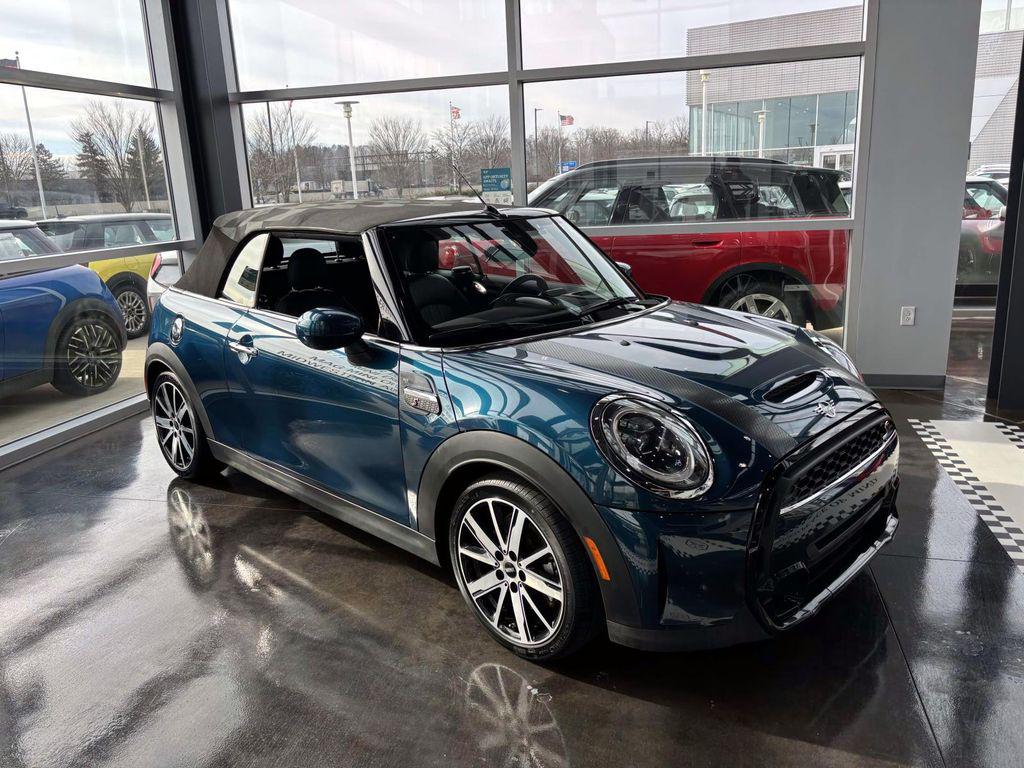 /2022 Mini Convertible