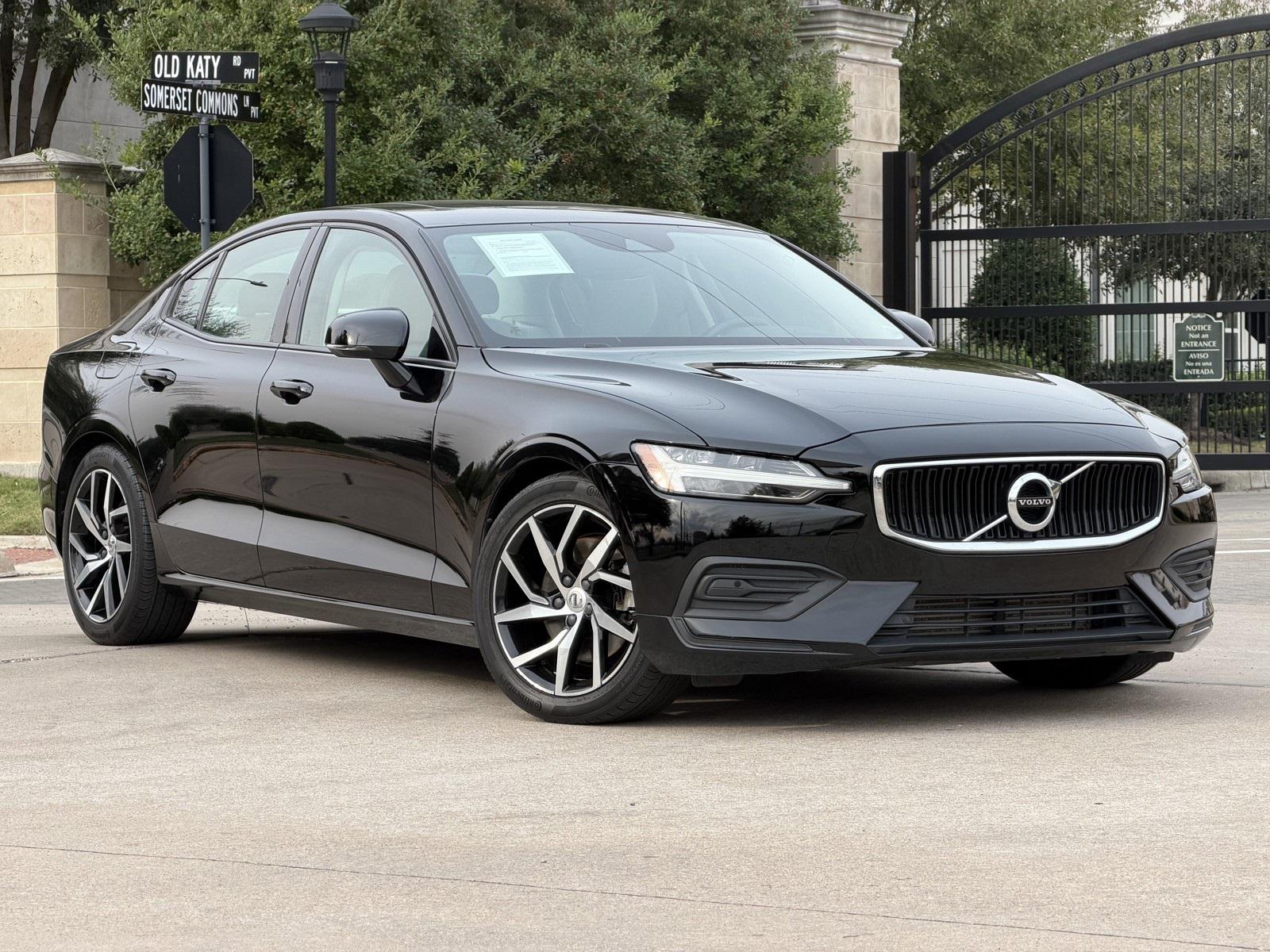 2020 Volvo S60 Momentum's photo
