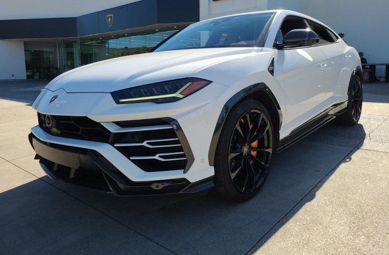 /2021 Lamborghini Urus