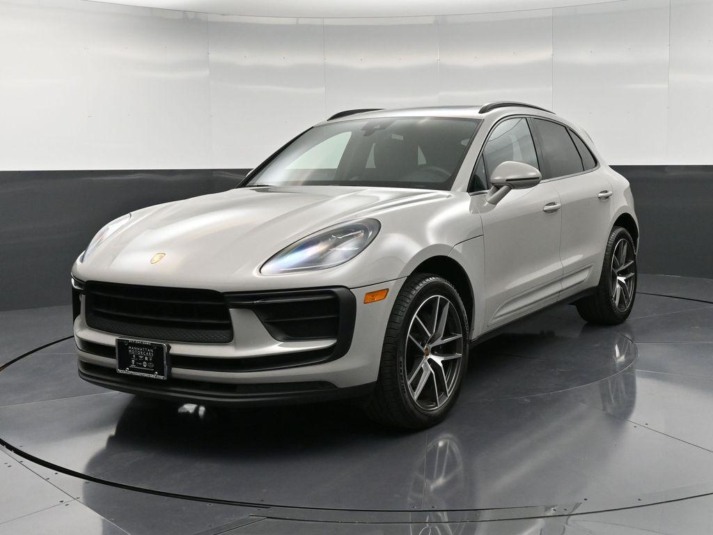 /2022 Porsche Macan