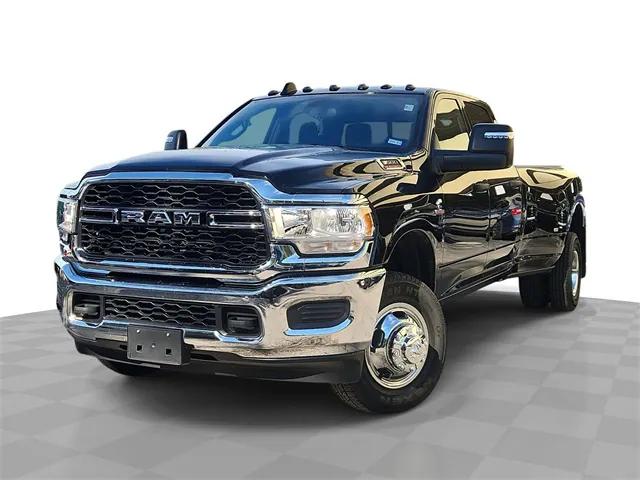 2024 RAM 3500 Tradesman Crew Cab 4x4 8 Box 2024 RAM 3500 Tradesman Crew Cab 4x4 8 Box
