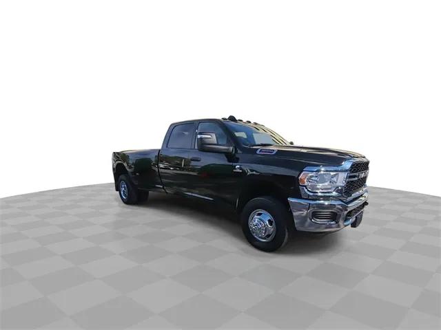 2024 RAM 3500 Tradesman Crew Cab 4x4 8 Box 2024 RAM 3500 Tradesman Crew Cab 4x4 8 Box