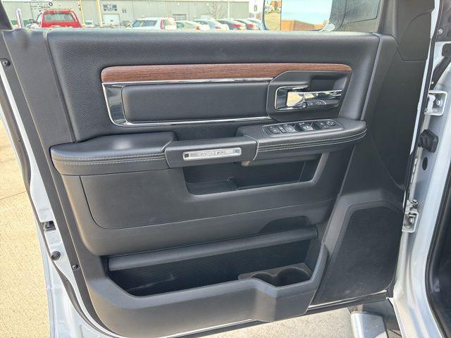 2018 RAM 2500 Laramie Crew Cab 4x4 64 Box