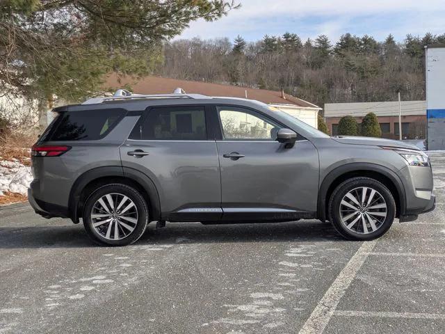 2022 Nissan Pathfinder Platinum 4WD