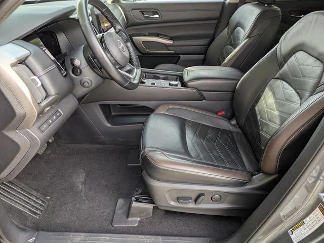 2022 Nissan Pathfinder Platinum 4WD