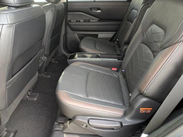 2022 Nissan Pathfinder Platinum 4WD
