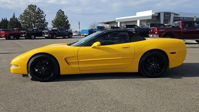 2004 Chevrolet Corvette Base