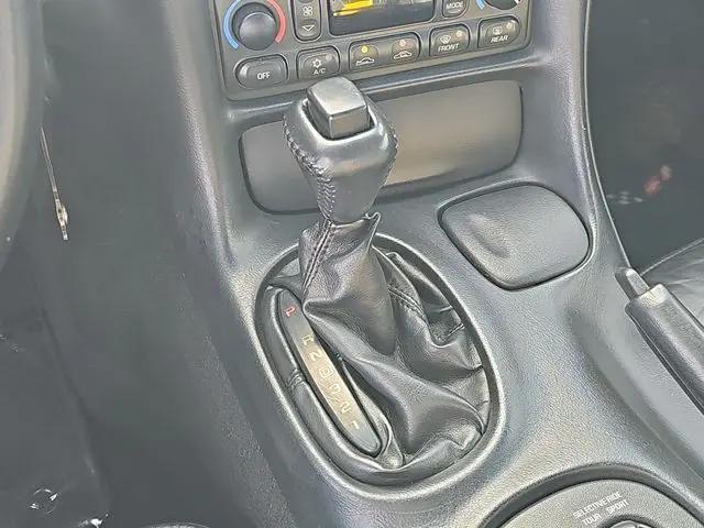 2004 Chevrolet Corvette Base