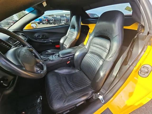 2004 Chevrolet Corvette Base