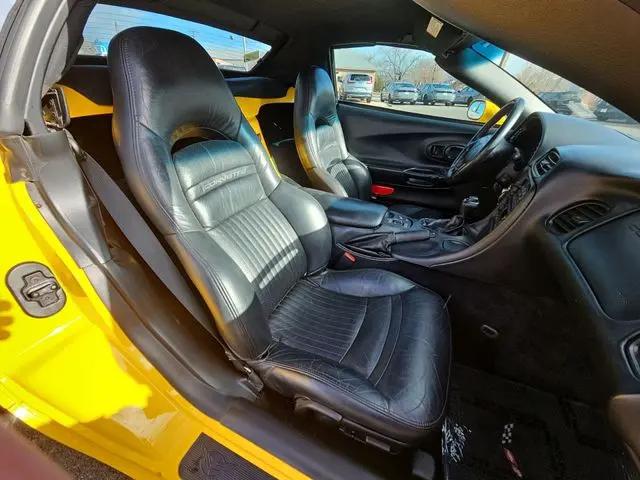 2004 Chevrolet Corvette Base