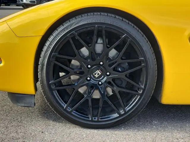 2004 Chevrolet Corvette Base